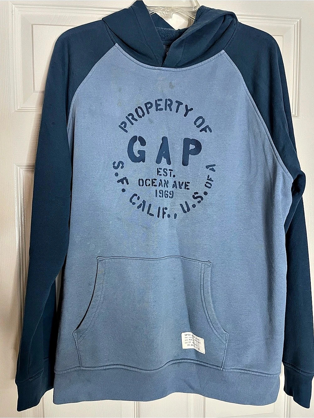 Mens GAP “Property of Gap Ocean Ave 1969” Raglan Hoodie
